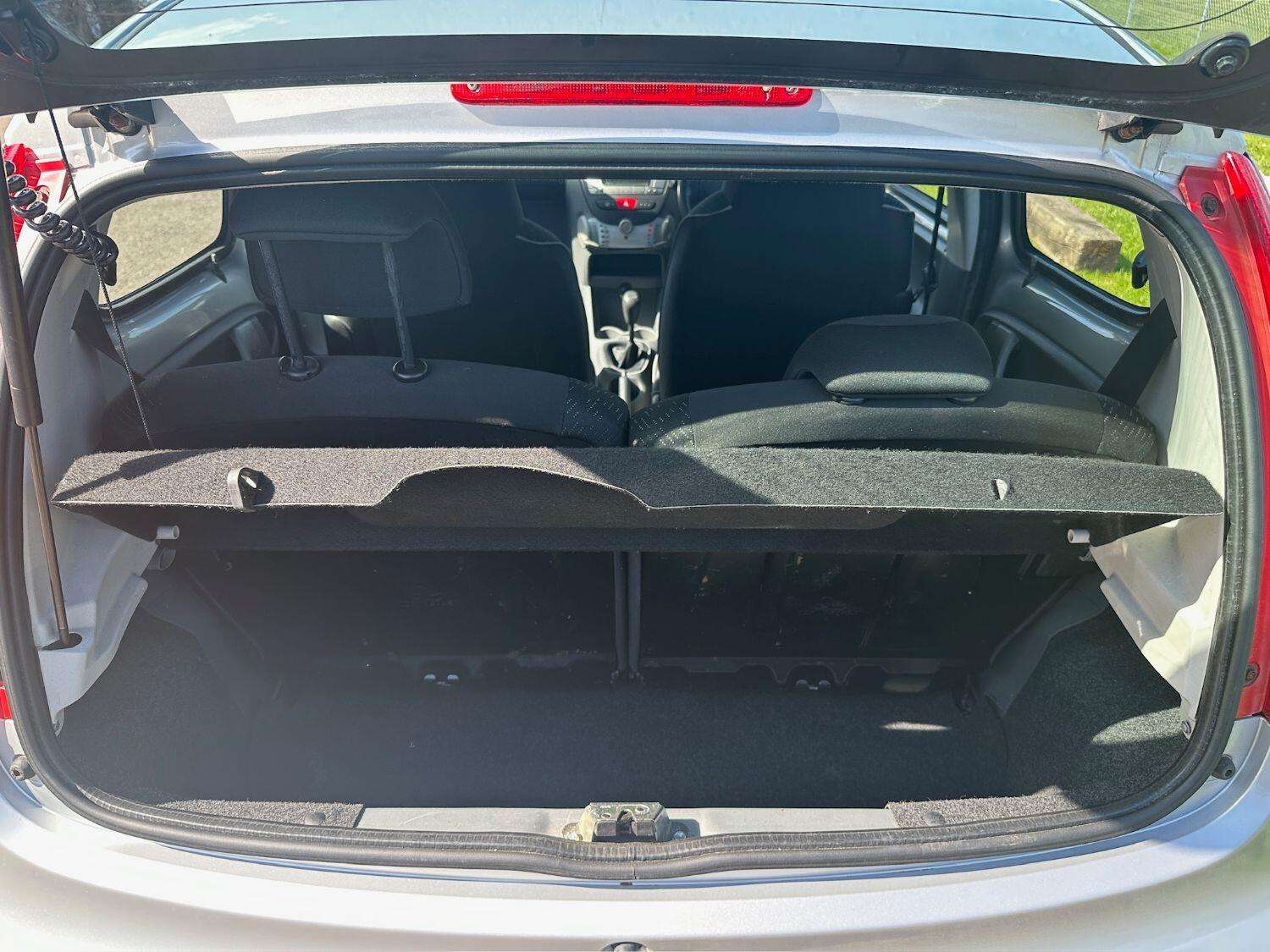 2011 PEUGEOT 107 2011 PEUGEOT 107