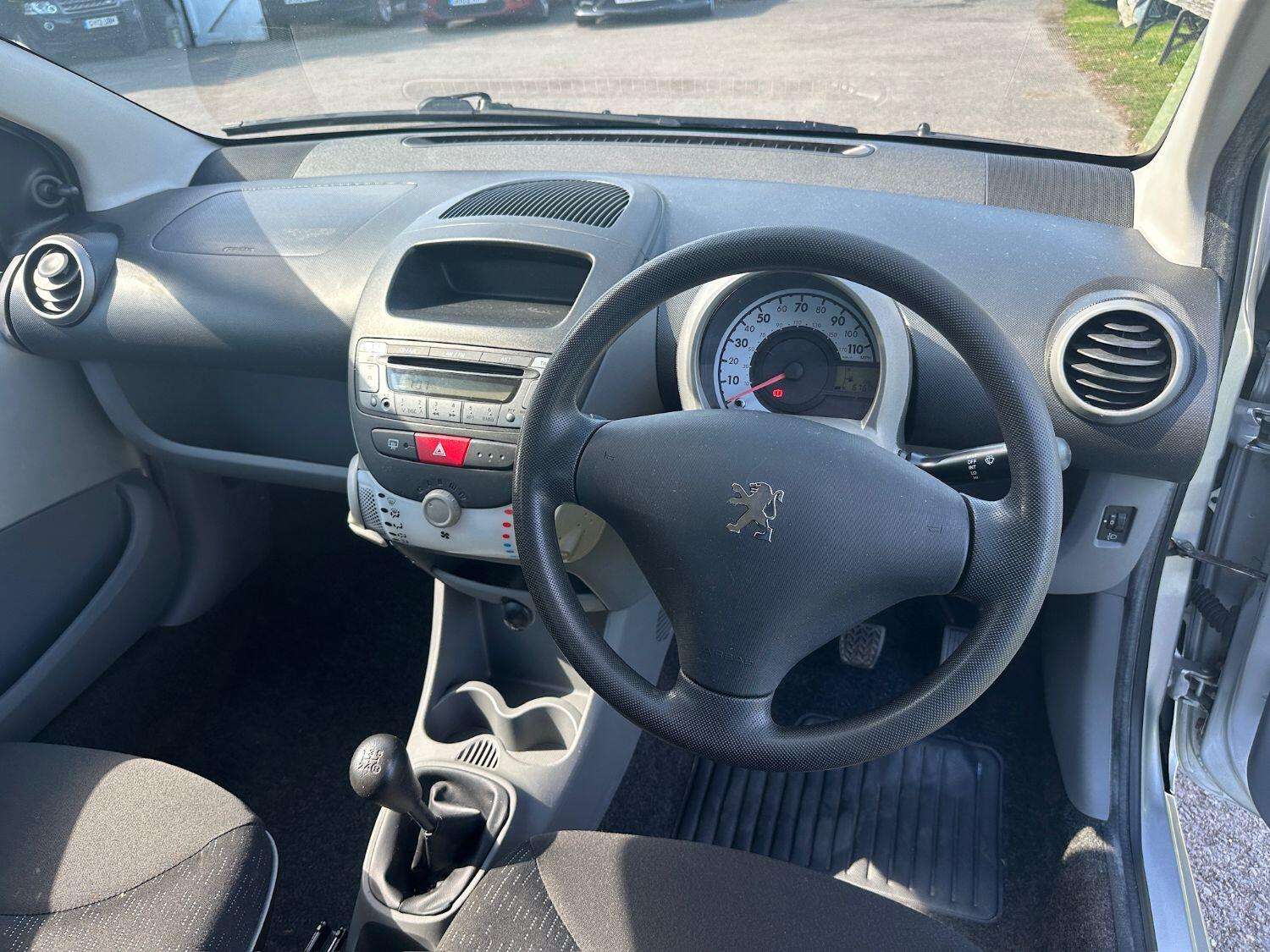 2011 PEUGEOT 107 2011 PEUGEOT 107