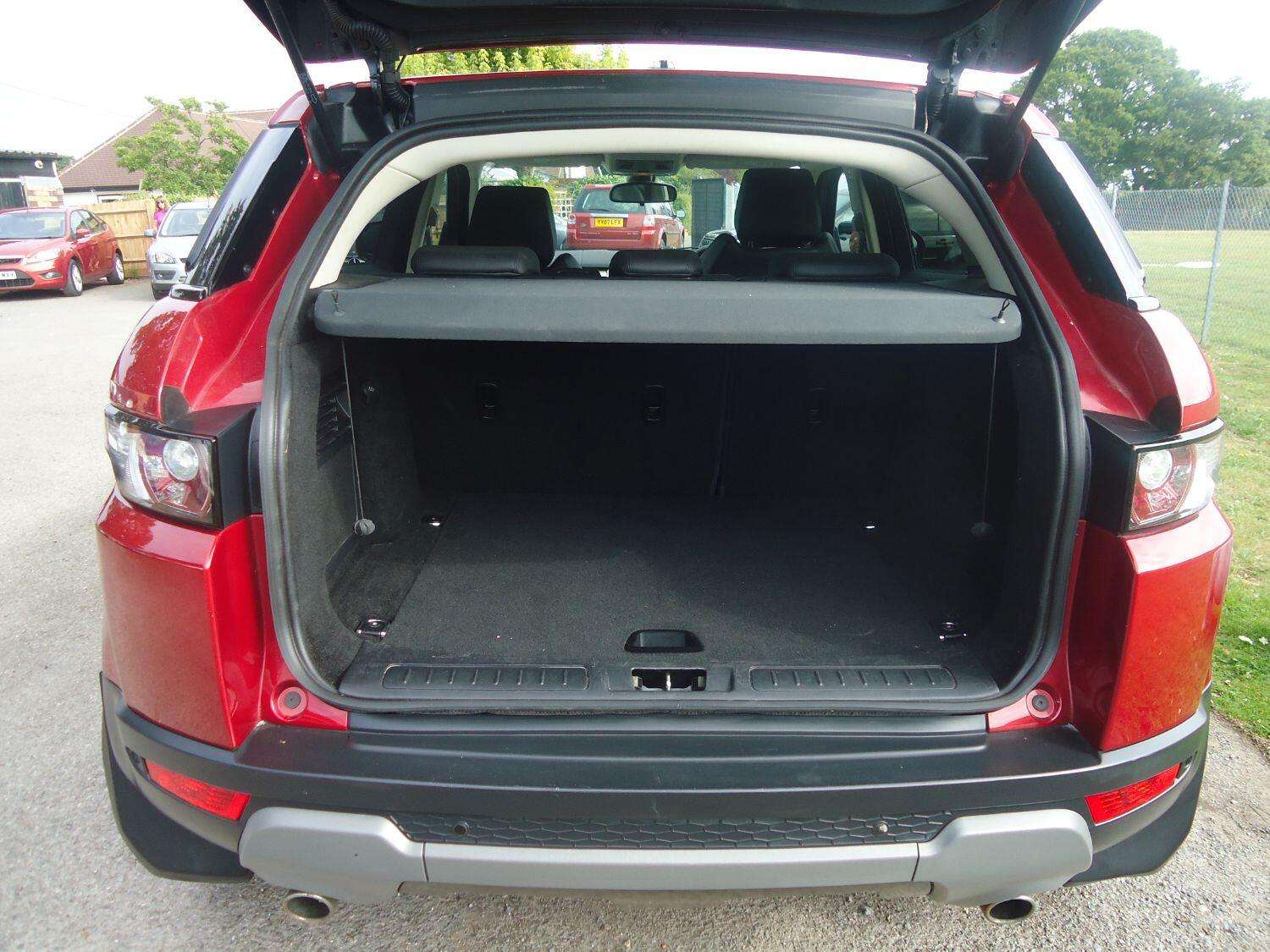 A 2012 LAND ROVER RANGE ROVER EVOQUE 2.2 SD4 Pure A 2012 LAND ROVER RANGE ROVER EVOQUE 2.2 SD4 Pure