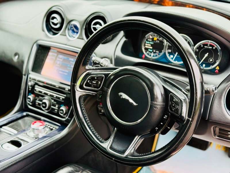 2011 JAGUAR XJ 2011 JAGUAR XJ