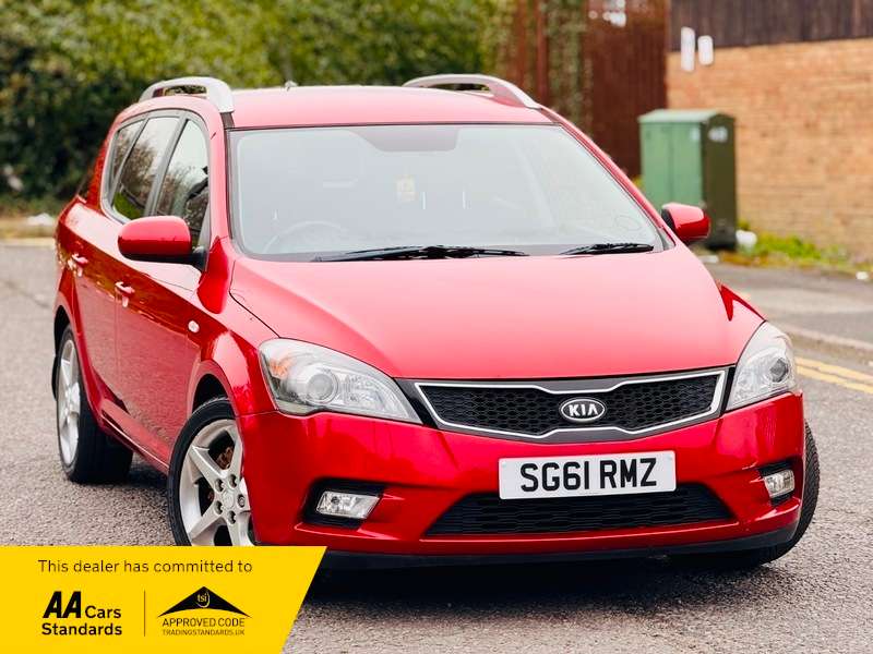 A 2011 KIA CEED CRDI 3 SW A 2011 KIA CEED CRDI 3 SW