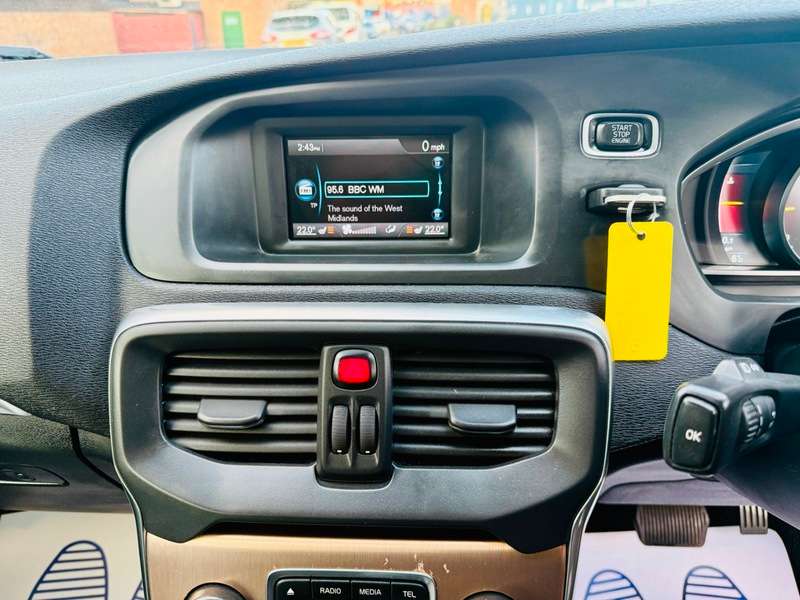 2014 VOLVO V40 2014 VOLVO V40