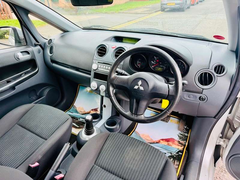 A 2007 MITSUBISHI COLT CZ2 A 2007 MITSUBISHI COLT CZ2