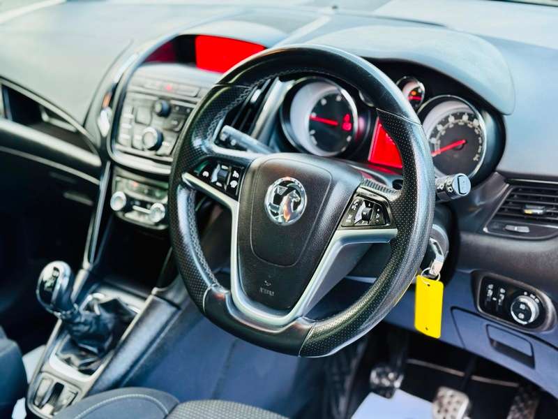 A 2014 VAUXHALL ZAFIRA SRI CDTI A 2014 VAUXHALL ZAFIRA SRI CDTI