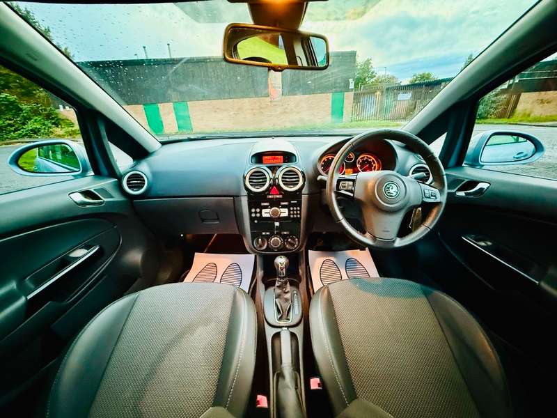A 2007 VAUXHALL CORSA DESIGN 16V A 2007 VAUXHALL CORSA DESIGN 16V