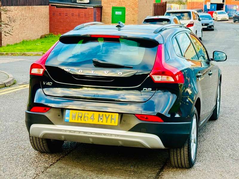 2014 VOLVO V40 2014 VOLVO V40