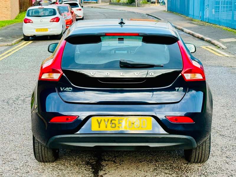 2015 VOLVO V40 2015 VOLVO V40