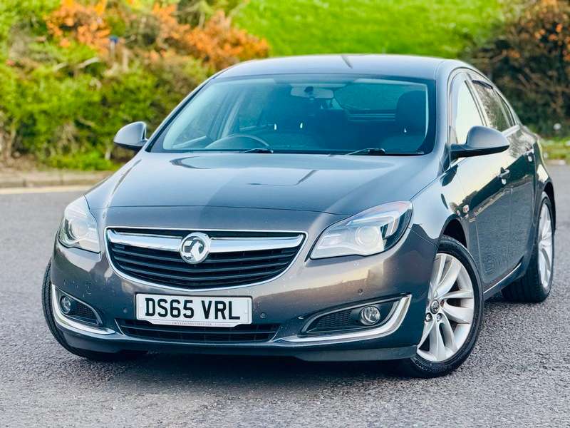A 2015 VAUXHALL INSIGNIA SRI CDTI S/S A 2015 VAUXHALL INSIGNIA SRI CDTI S/S