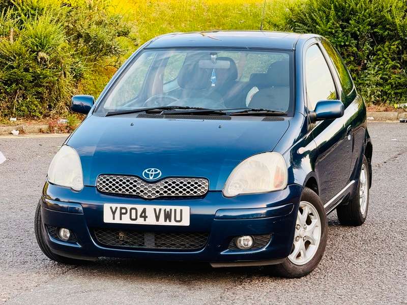 A 2004 TOYOTA YARIS VVTI T SPIRIT A 2004 TOYOTA YARIS VVTI T SPIRIT
