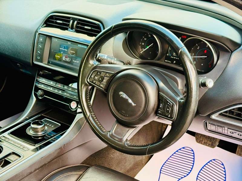 2017 JAGUAR XE 2017 JAGUAR XE