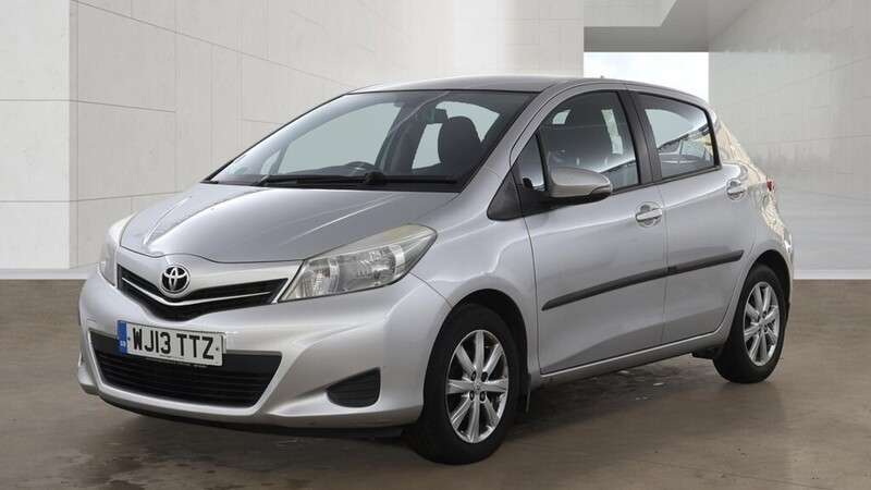 A 2013 TOYOTA YARIS VVT-I TR A 2013 TOYOTA YARIS VVT-I TR