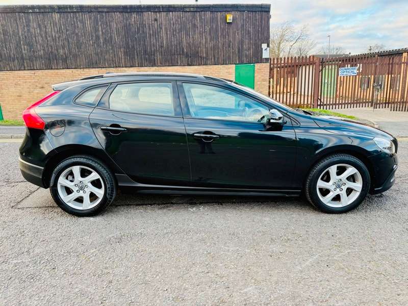 2014 VOLVO V40 2014 VOLVO V40