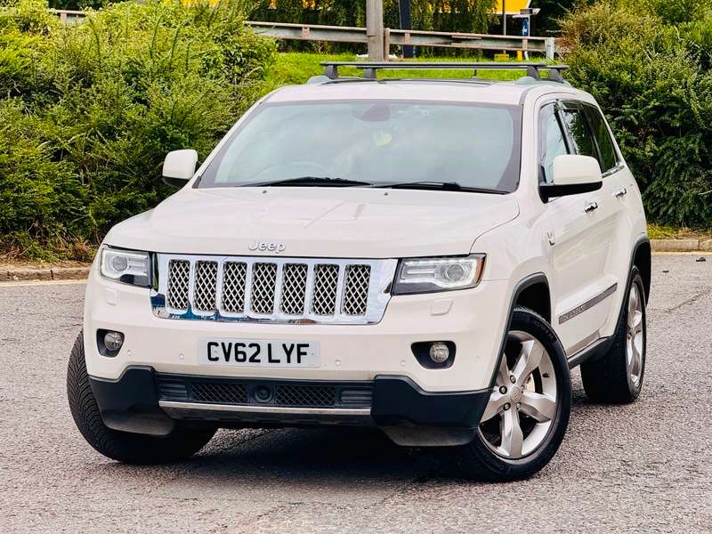 A 2012 JEEP GRAND CHEROKEE V6 CRD OVERLAND A 2012 JEEP GRAND CHEROKEE V6 CRD OVERLAND