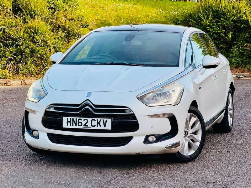 A 2012 CITROEN DS5 HYBRID4 DSTYLE EGS A 2012 CITROEN DS5 HYBRID4 DSTYLE EGS