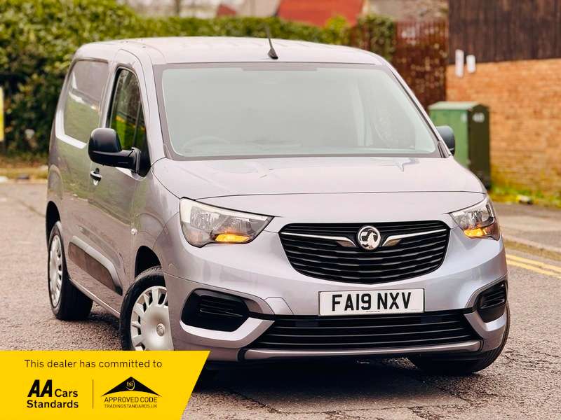 A 2019 VAUXHALL COMBO L1H1 2000 SPORTIVE S/S A 2019 VAUXHALL COMBO L1H1 2000 SPORTIVE S/S