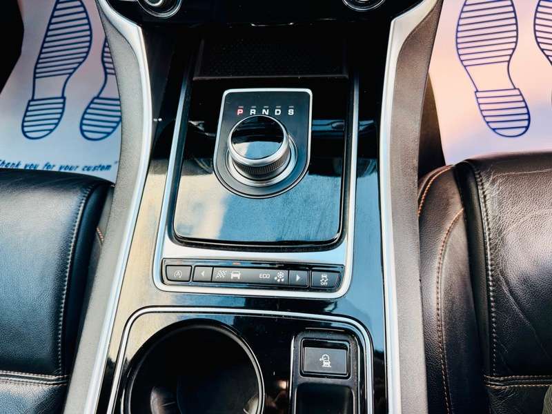 2017 JAGUAR XE 2017 JAGUAR XE