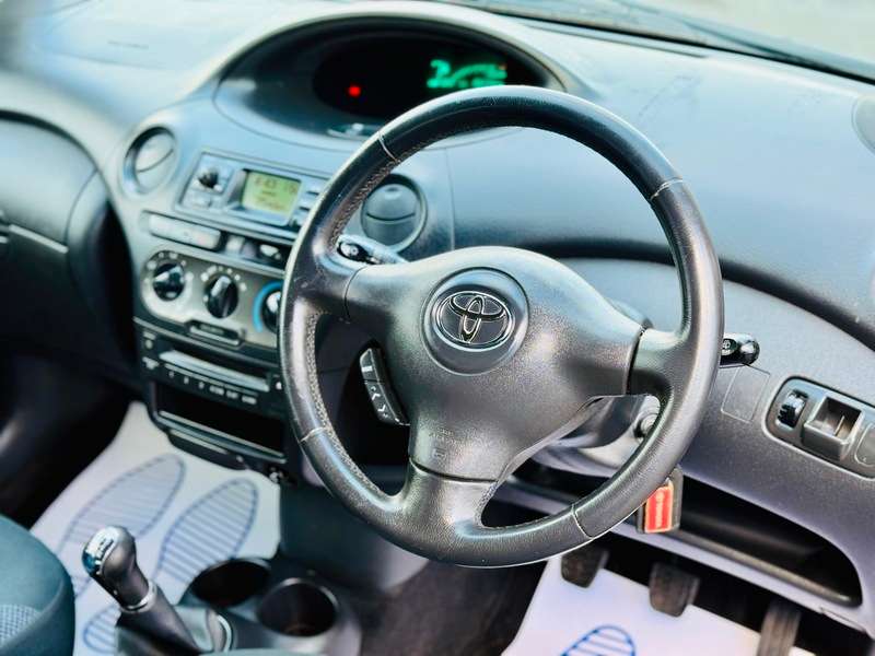 2004 TOYOTA YARIS 2004 TOYOTA YARIS