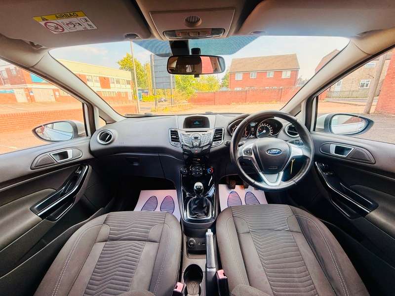 A 2015 FORD FIESTA ZETEC A 2015 FORD FIESTA ZETEC