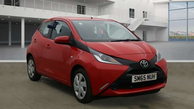 A 2015 TOYOTA AYGO VVT-I X-PLAY A 2015 TOYOTA AYGO VVT-I X-PLAY