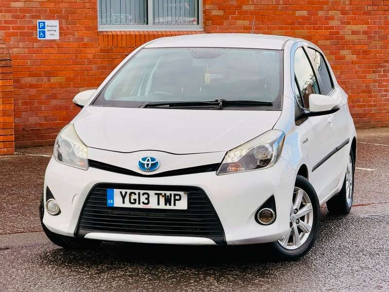 A 2013 TOYOTA YARIS VVT-I T4 A 2013 TOYOTA YARIS VVT-I T4