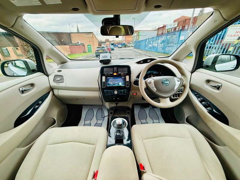 A 2011 NISSAN LEAF LEAF A 2011 NISSAN LEAF LEAF