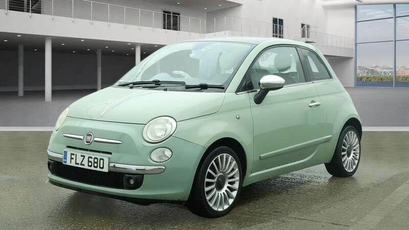 A 2008 FIAT 500 LOUNGE A 2008 FIAT 500 LOUNGE