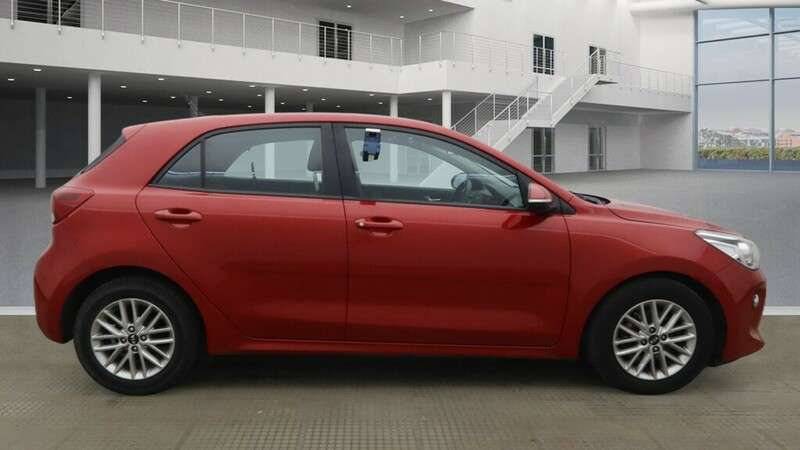 A 2017 KIA RIO CRDI 2 A 2017 KIA RIO CRDI 2