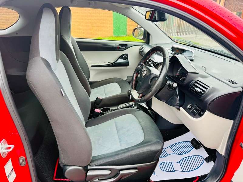 2013 TOYOTA IQ 2013 TOYOTA IQ