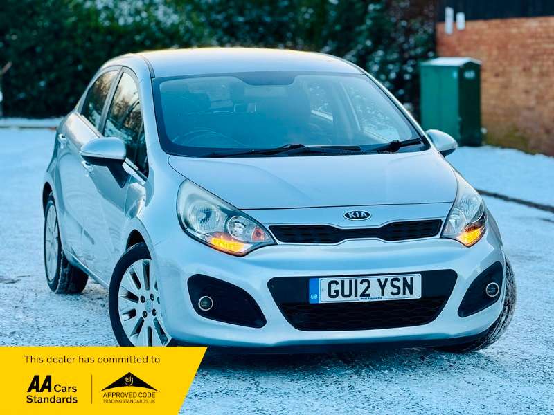 A 2012 KIA RIO 2 A 2012 KIA RIO 2