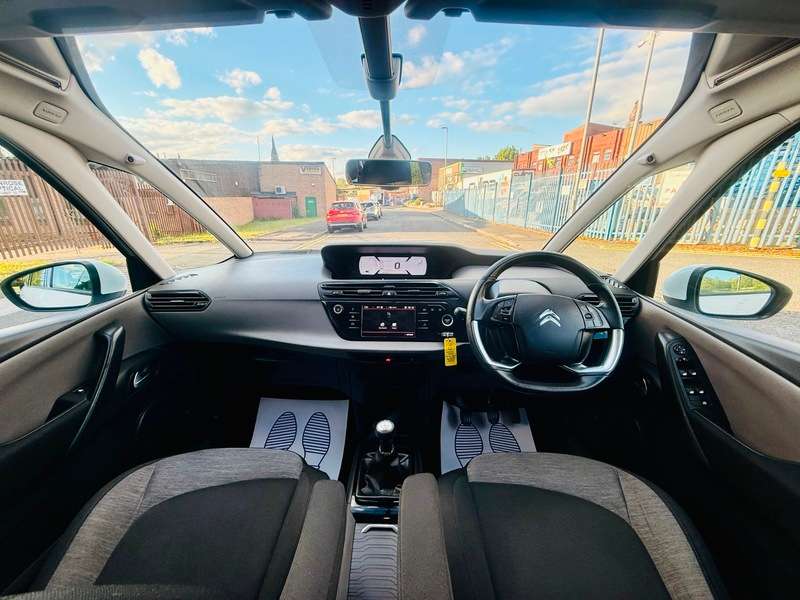 A 2016 CITROEN C4 PICASSO GRAND BLUEHDI TOUCH EDITION S/S A 2016 CITROEN C4 PICASSO GRAND BLUEHDI TOUCH EDITION S/S