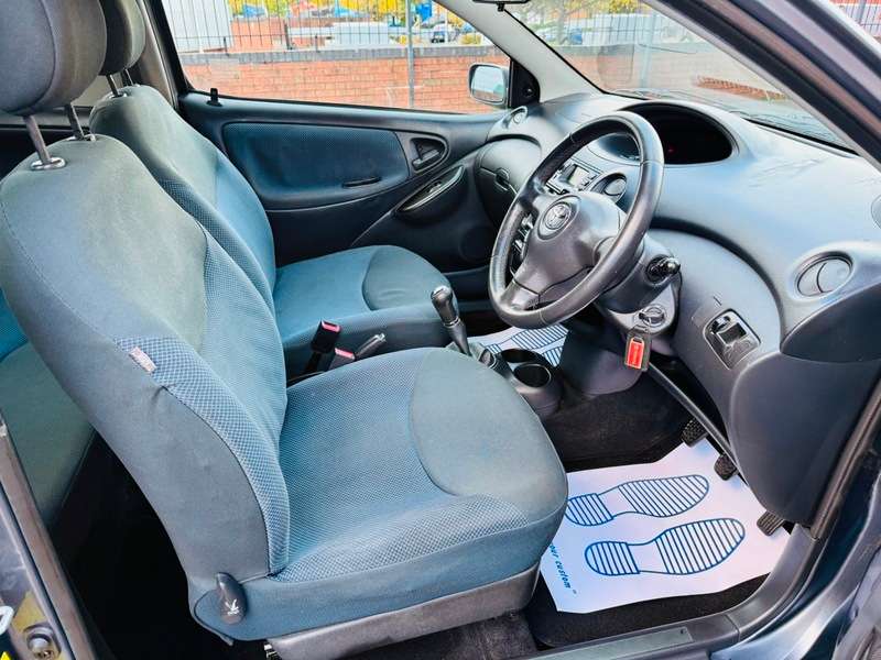 2004 TOYOTA YARIS 2004 TOYOTA YARIS