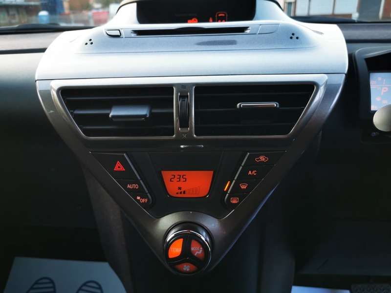 2010 TOYOTA IQ 2010 TOYOTA IQ