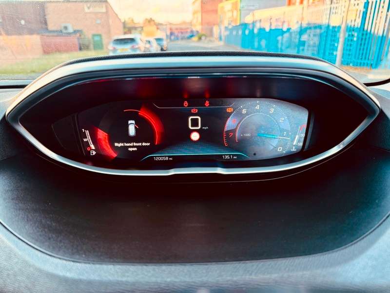2018 PEUGEOT 3008 2018 PEUGEOT 3008