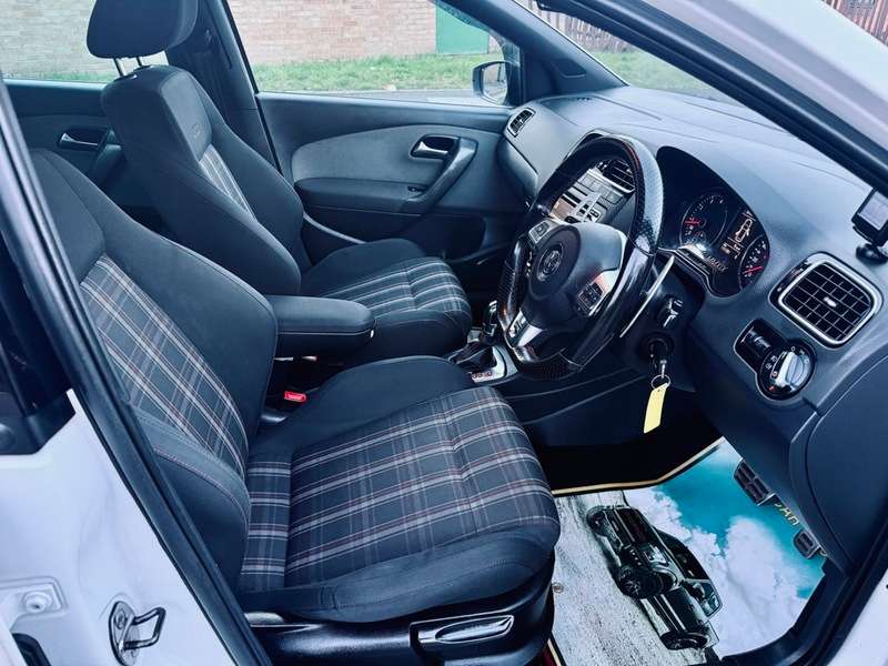 2011 VOLKSWAGEN POLO 2011 VOLKSWAGEN POLO