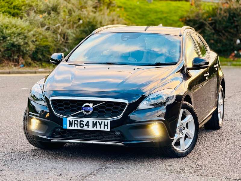 A 2014 VOLVO V40 D2 CROSS COUNTRY LUX A 2014 VOLVO V40 D2 CROSS COUNTRY LUX