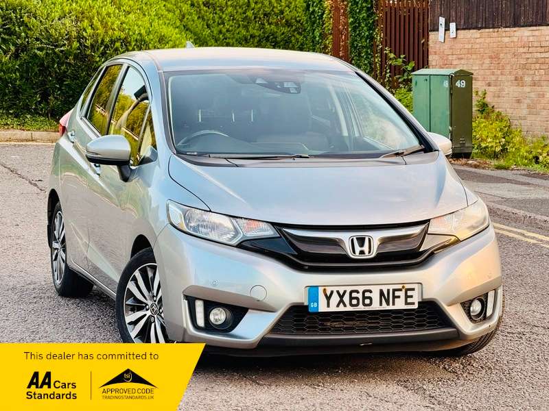 A 2016 HONDA JAZZ I-VTEC EX NAVI A 2016 HONDA JAZZ I-VTEC EX NAVI