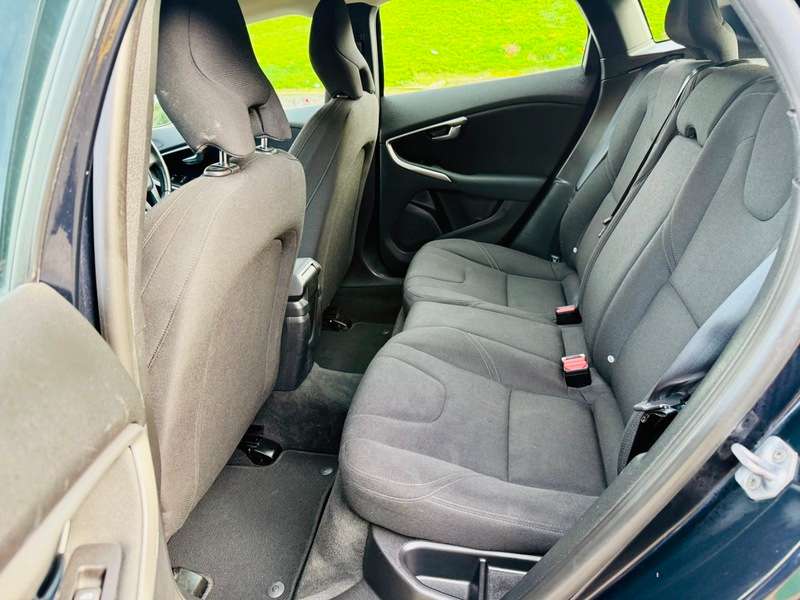 2015 VOLVO V40 2015 VOLVO V40