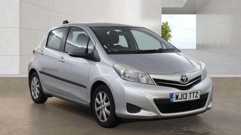 A 2013 TOYOTA YARIS VVT-I TR A 2013 TOYOTA YARIS VVT-I TR