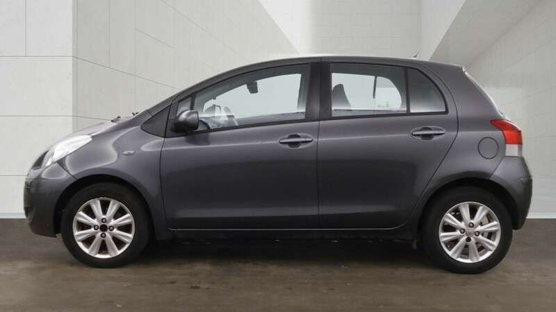 A 2009 TOYOTA YARIS VVT-I TR A 2009 TOYOTA YARIS VVT-I TR