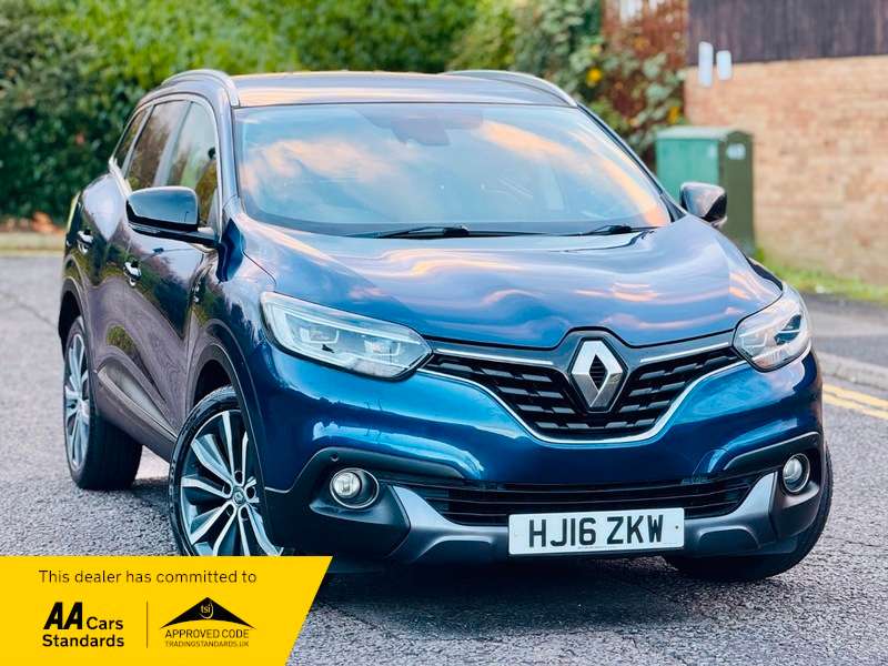A 2016 RENAULT KADJAR SIGNATURE NAV TCE A 2016 RENAULT KADJAR SIGNATURE NAV TCE