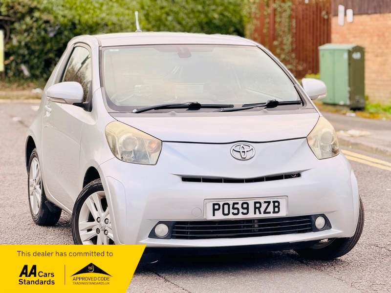 A 2009 TOYOTA IQ VVT-I IQ3 A 2009 TOYOTA IQ VVT-I IQ3