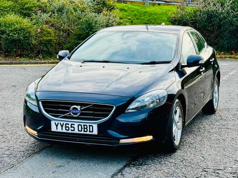 2015 VOLVO V40 2015 VOLVO V40