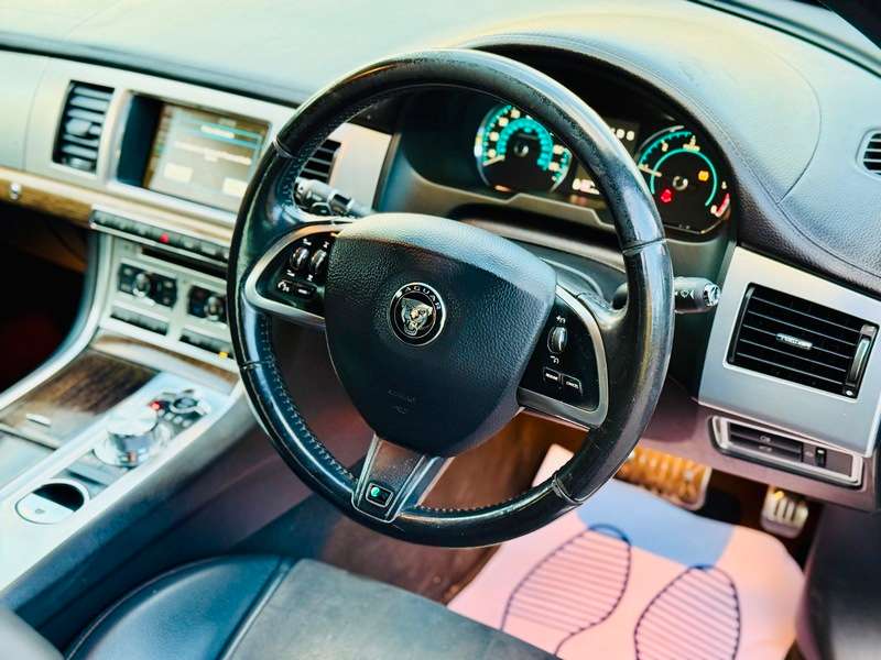 2014 JAGUAR XF 2014 JAGUAR XF