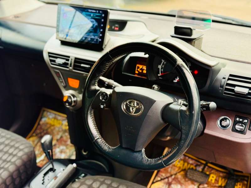 A 2009 TOYOTA IQ VVT-I IQ3 A 2009 TOYOTA IQ VVT-I IQ3