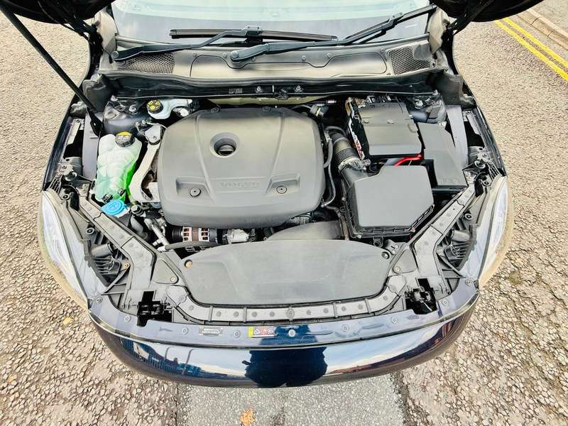 2015 VOLVO V40 2015 VOLVO V40