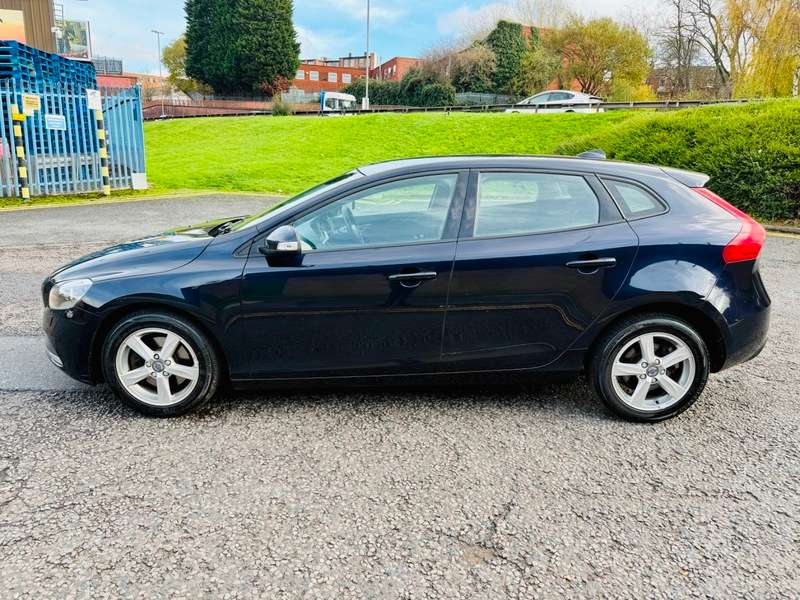 2015 VOLVO V40 2015 VOLVO V40