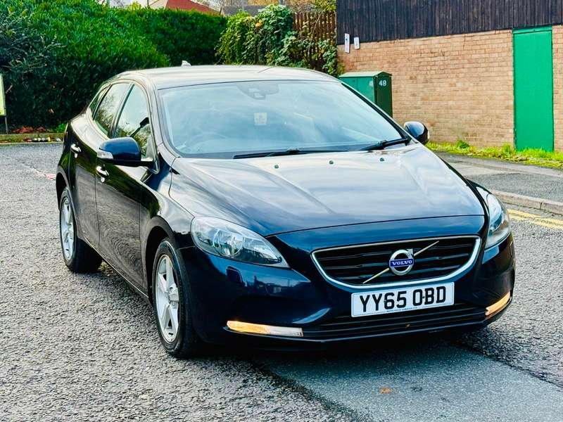 2015 VOLVO V40 2015 VOLVO V40