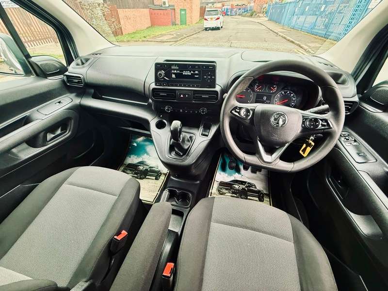 A 2019 VAUXHALL COMBO L1H1 2000 SPORTIVE S/S A 2019 VAUXHALL COMBO L1H1 2000 SPORTIVE S/S