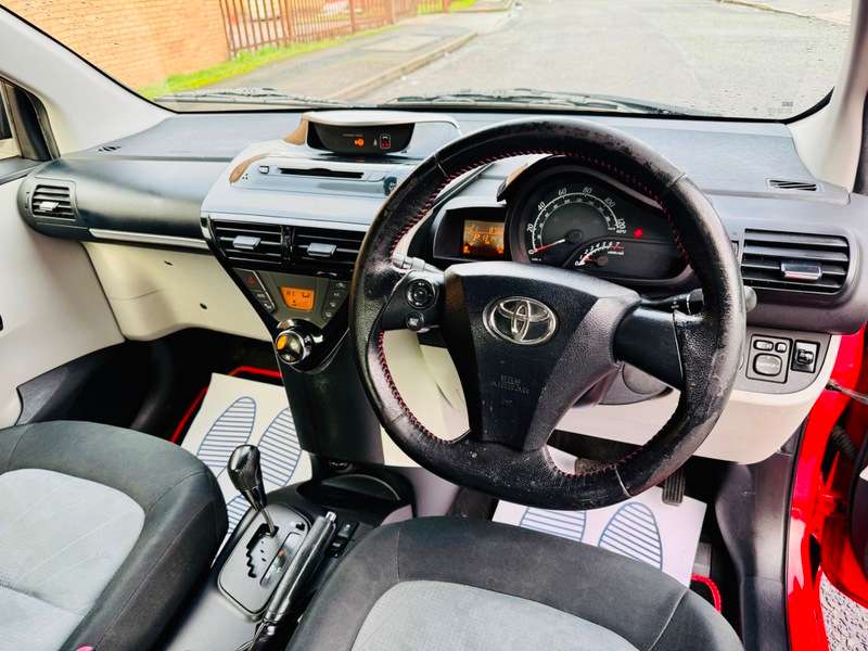 A 2013 TOYOTA IQ VVT-I IQ2 A 2013 TOYOTA IQ VVT-I IQ2