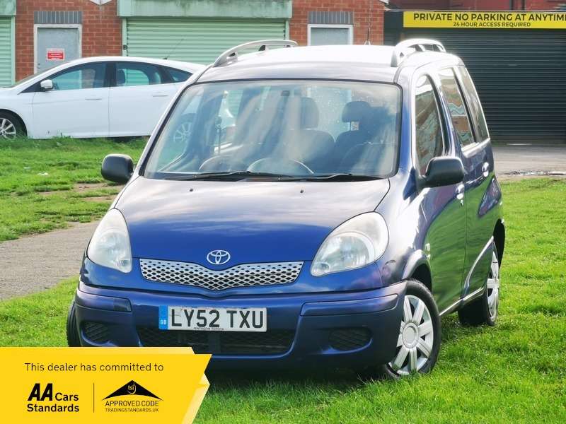 A 2003 TOYOTA YARIS VERSO VVTI T3 A 2003 TOYOTA YARIS VERSO VVTI T3